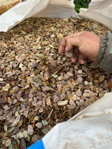 Златолит персиковый декоративная каменная крошка купить в Нефтеюганске