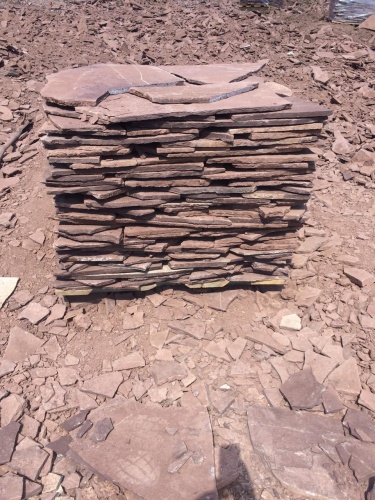 Плитняк лемезит бордовый для цоколя 1,5-2 см купить в Нефтеюганске