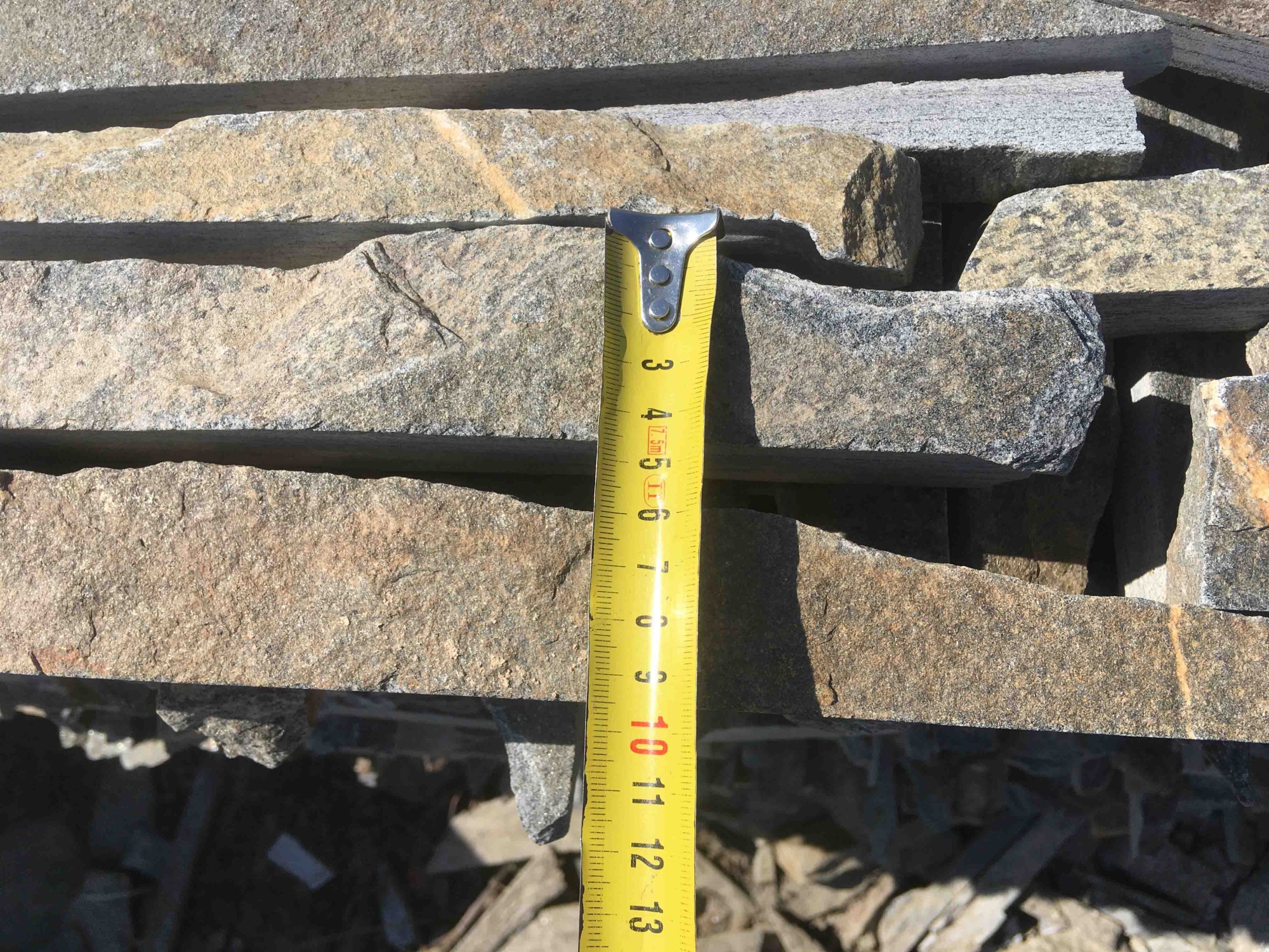 Горбушка златолит мультиколор для облицовки купить в Нефтеюганске