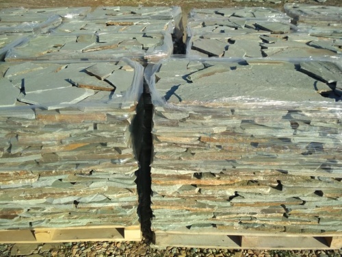 Плитняк златолит зелёный для цоколя, отмостки купить в Нефтеюганске