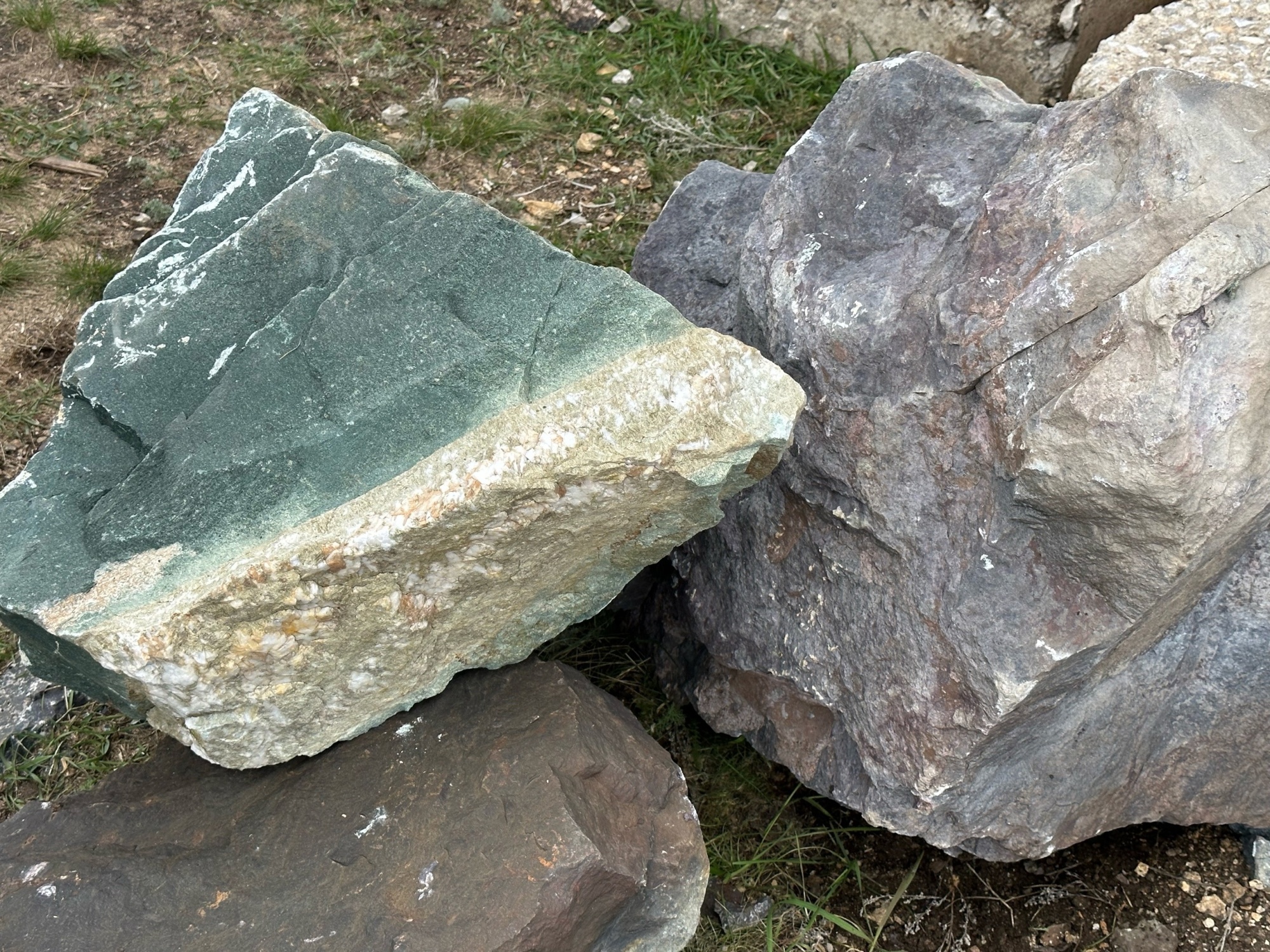 Камни для ландшафтного дизайна зелёные 10-60 килограмм купить в Нефтеюганске