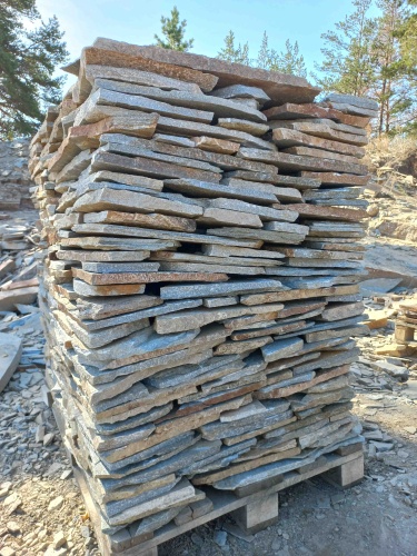 Плитняк златолит серебристый для цоколя, отмостки купить в Нефтеюганске