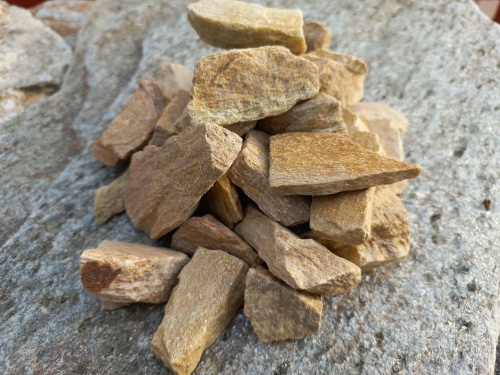 Златолит жёлтый декоративная каменная крошка купить в Нефтеюганске