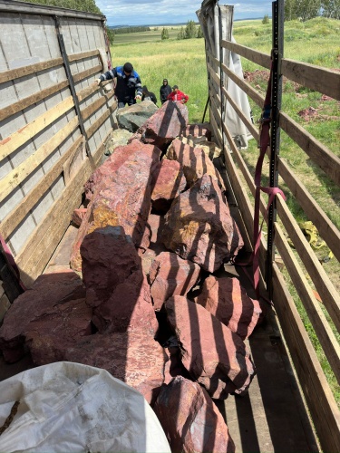 Ландшафтные глыбы красно-фиолетовые 200-1000 килограмм купить в Нефтеюганске