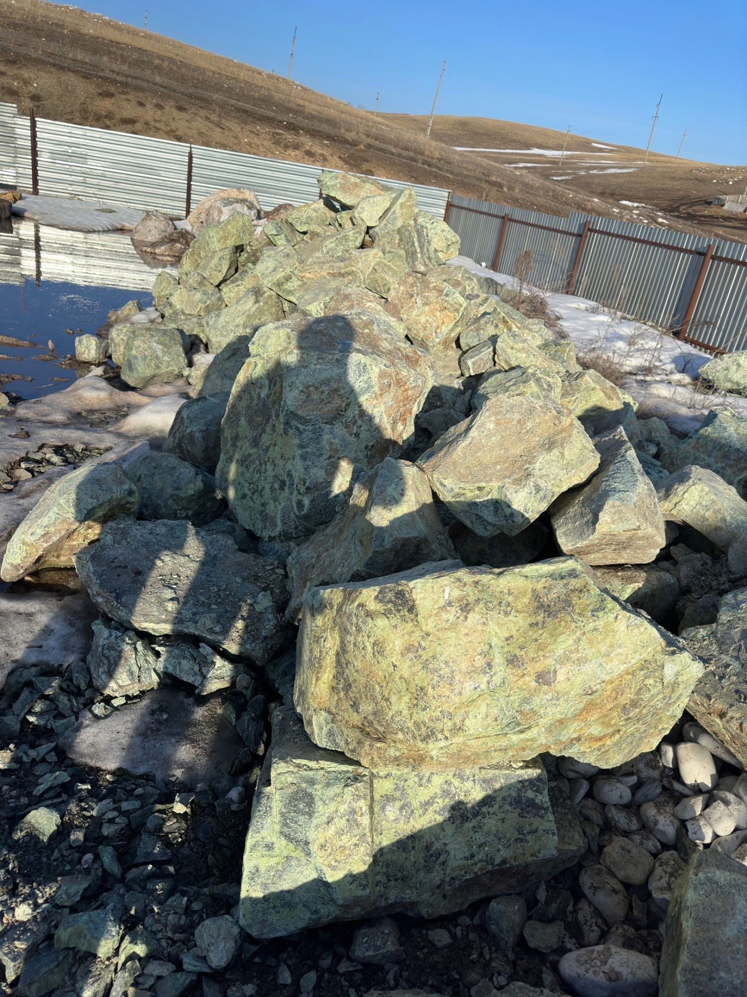 Камни для ландшафтного дизайна зелёные 10-60 килограмм купить в Нефтеюганске