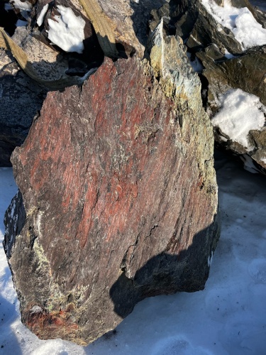 Ландшафтные глыбы красно-фиолетовые 200-1000 килограмм купить в Нефтеюганске