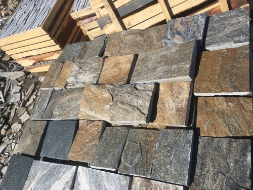 Плитка пилёная златолит Уральский для цоколя, отмостки купить в Нефтеюганске