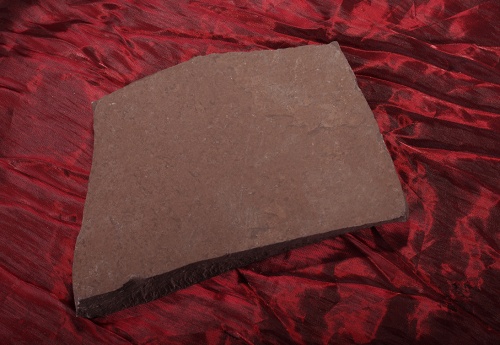 Плитняк лемезит бордовый для цоколя 1,5-2 см купить в Нефтеюганске