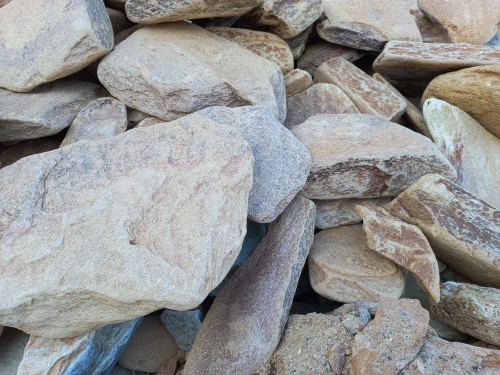 Златолит жёлтый, жёлто-зелёный глыбки и валуны для ланшафтного дизайна купить в Нефтеюганске