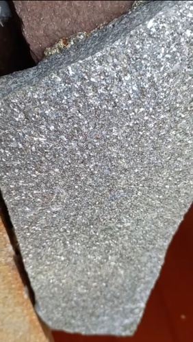 Плитняк златолит серебристый для цоколя, отмостки купить в Нефтеюганске