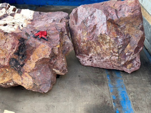 Ландшафтные глыбы красно-фиолетовые 200-1000 килограмм купить в Нефтеюганске