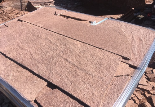 Плитняк лемезит бордовый для цоколя 1,5-2 см купить в Нефтеюганске